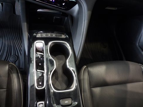 Used 2021 Buick Envision Essence w/ Sport Touring Package AWD/4WD image 11