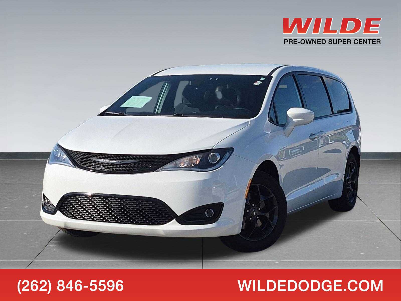 Used 2019 Chrysler Pacifica Touring Plus w/ S Appearance Package FWD image 1