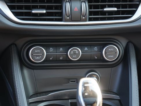 Used 2023 Alfa Romeo Stelvio Ti AWD/4WD image 24