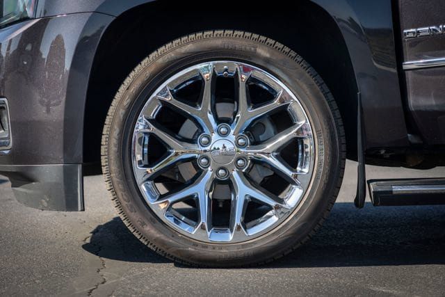 Used 2018 GMC Yukon Denali w/ Denali Ultimate Package AWD/4WD image 28