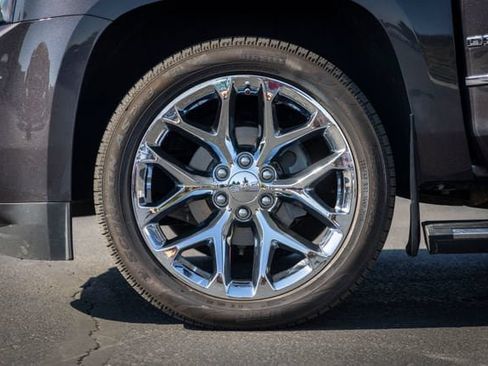 Used 2018 GMC Yukon Denali w/ Denali Ultimate Package AWD/4WD image 28