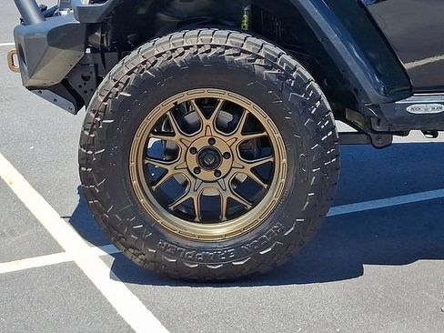 Used 2022 Jeep Wrangler Unlimited Rubicon w/ Safety Group AWD/4WD image 8