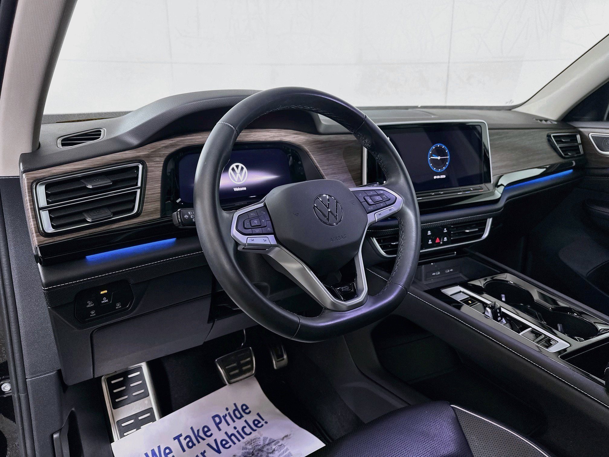 Used 2024 Volkswagen Atlas SEL Premium R-Line AWD/4WD image 9