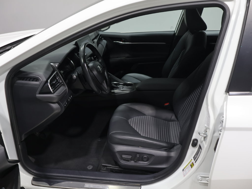 Used 2024 Toyota Camry SE FWD image 10