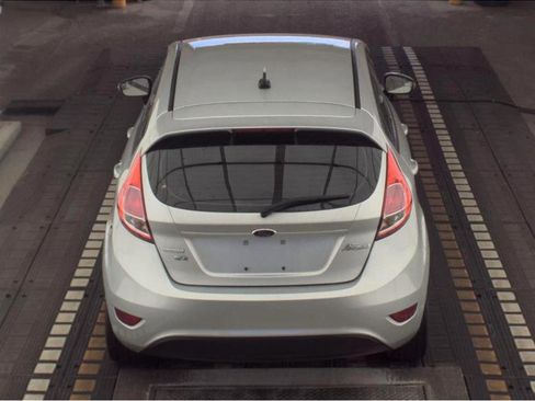 Used 2015 Ford Fiesta SE image 6