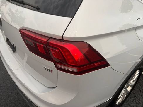 Used 2018 Volkswagen Tiguan SE FWD image 35