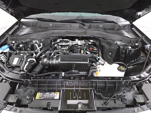 Certified 2023 Ford Explorer XLT w/ Equipment Group 202A image 31