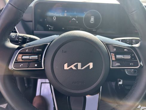 Certified 2024 Kia Seltos EX image 16