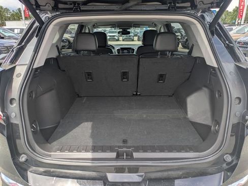 Used 2024 GMC Terrain SLT FWD image 31