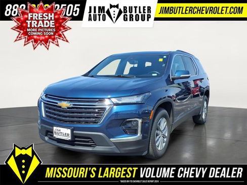 Used 2023 Chevrolet Traverse LT image 1