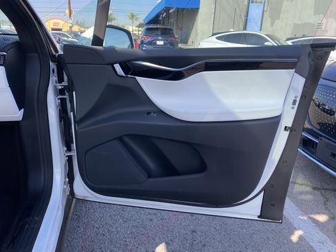 Used 2017 Tesla Model X P100D image 27