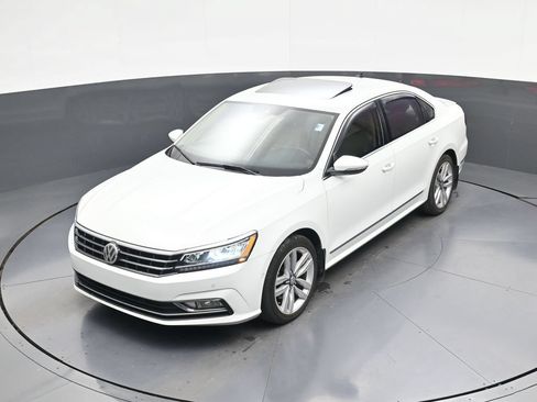 Used 2017 Volkswagen Passat 1.8T SEL Premium FWD image 27