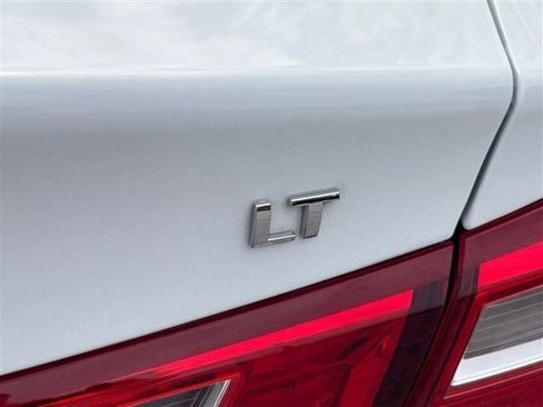 Used 2023 Chevrolet Malibu LT FWD image 15