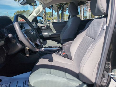 Used 2022 Toyota Tacoma SR5 w/ Technology Package image 16