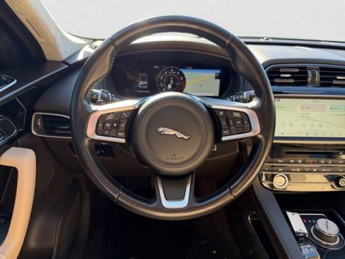 Used 2020 Jaguar F-PACE Prestige AWD/4WD image 15