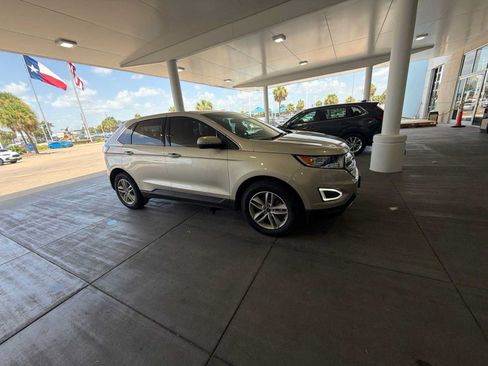Used 2017 Ford Edge SEL FWD image 2