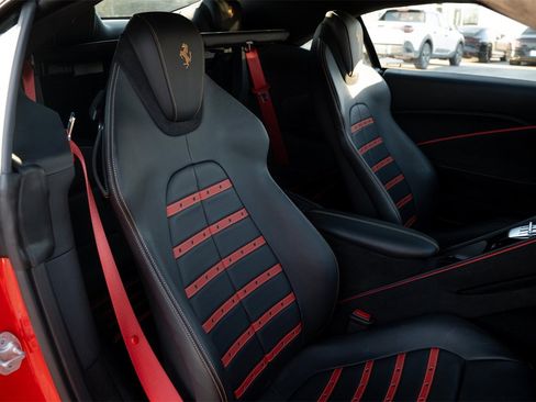 Used 2024 Ferrari Roma Spider image 31