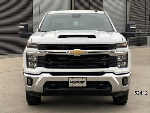 Used 2024 Chevrolet Silverado 2500 LT w/ Convenience Package image 11