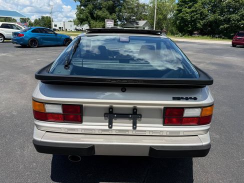 Used 1988 Porsche 944 Coupe RWD image 5