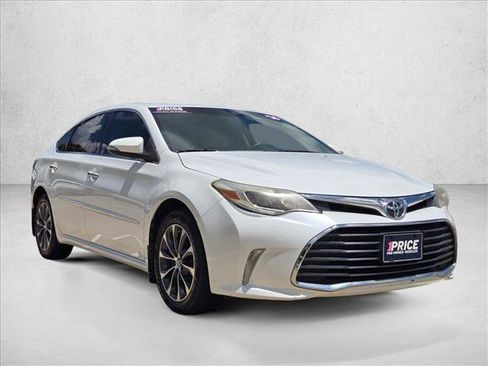 Used 2016 Toyota Avalon XLE Premium FWD image 3