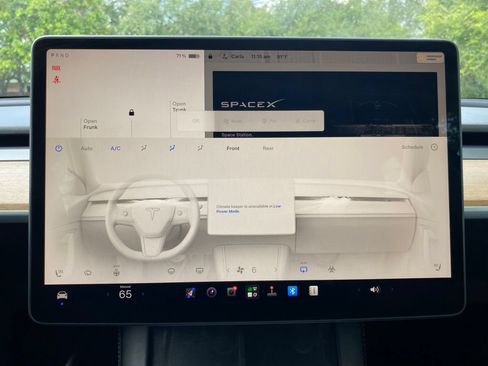 Used 2025 Tesla Model Y Long Range RWD image 31