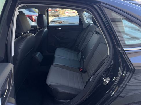 Used 2025 Volkswagen Jetta SE image 24