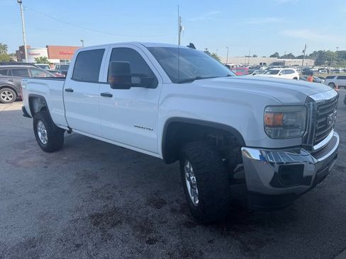 Used 2015 GMC Sierra 2500 4x4 Crew Cab w/ Sierra Convenience Package image 2
