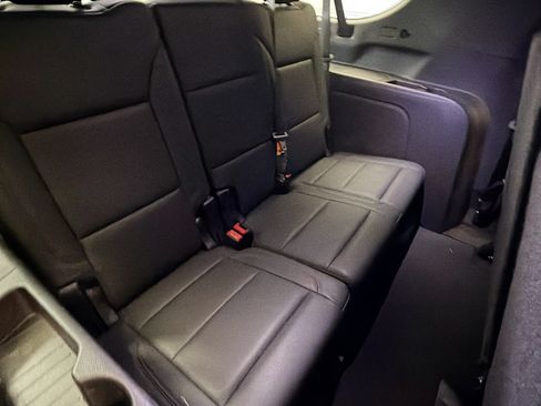 Used 2025 Chevrolet Suburban Z71 AWD/4WD image 14