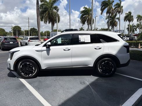 Used 2026 Kia Sorento S w/ S Panoramic Sunroof Package FWD image 5
