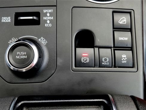 Used 2023 Toyota Highlander XSE image 36