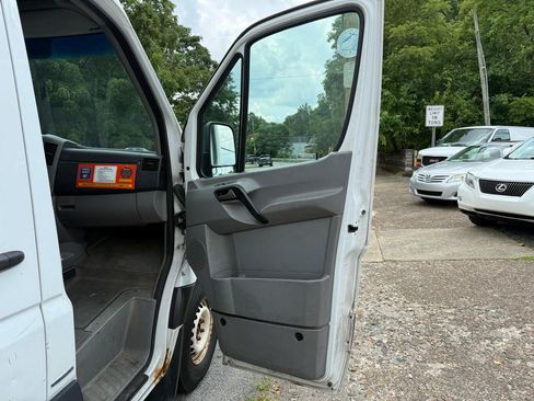 Used 2014 Mercedes-Benz Sprinter 2500 image 14