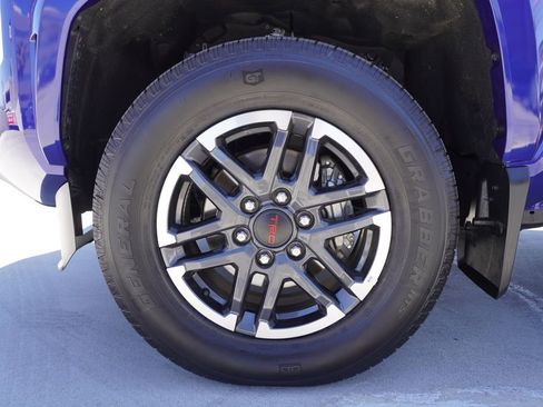 Certified 2025 Toyota Tacoma TRD Sport w/ TRD Sport Premium Package AWD/4WD image 21
