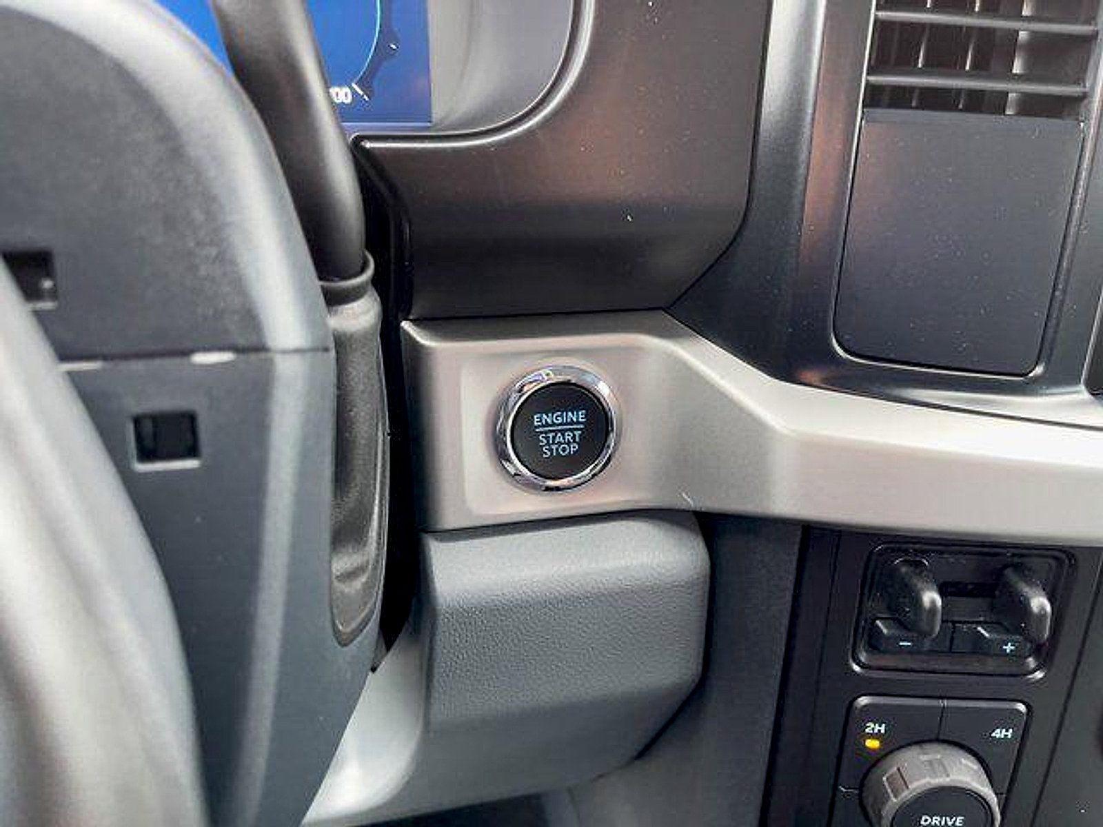 New 2027 Ford F250 XLT w/ XLT Premium Package AWD/4WD image 17