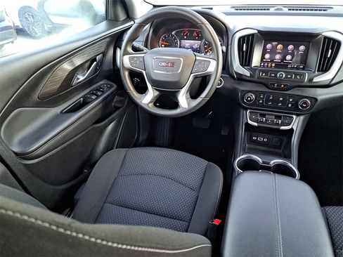 Used 2022 GMC Terrain SLE image 10