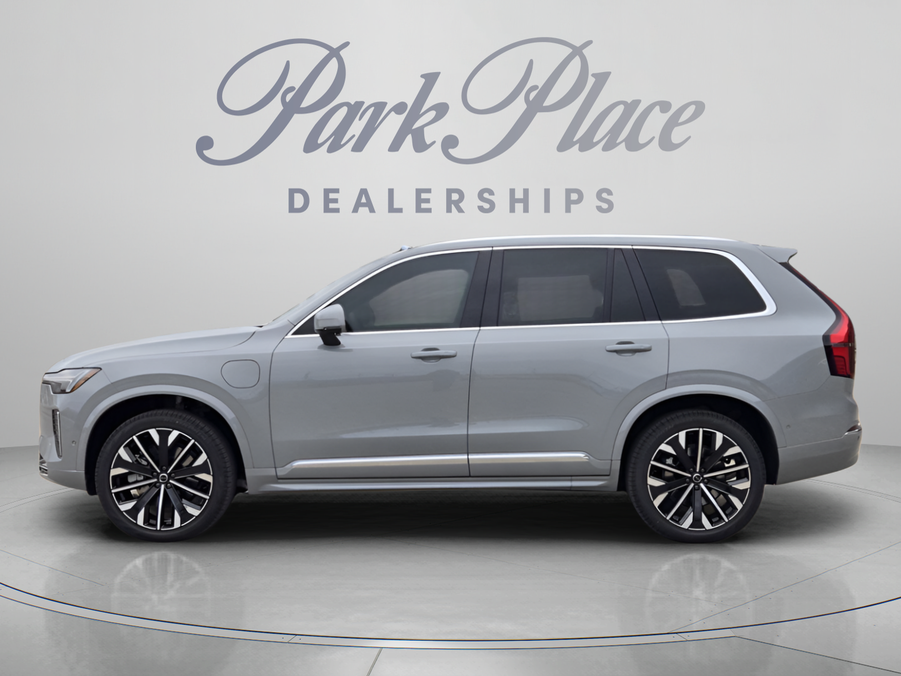 New 2026 Volvo XC90 T8 Plus AWD/4WD image 2