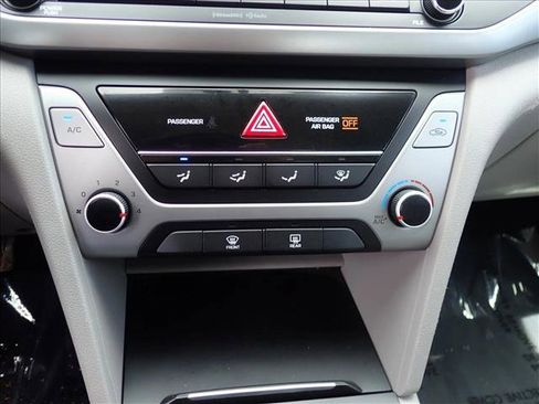 Used 2018 Hyundai Elantra SEL FWD image 15