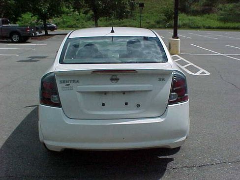 Used 2010 Nissan Sentra 2.0 SR FWD image 30