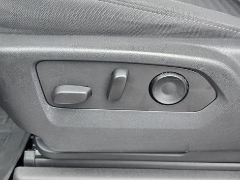 Used 2022 GMC Sierra 1500 Elevation w/ LPO, Elevation Black Package image 10