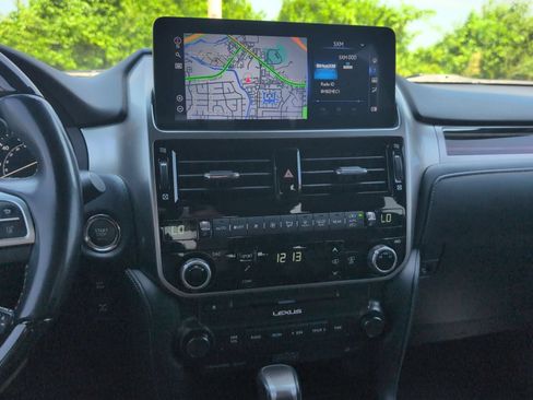 Used 2023 Lexus GX 460 Luxury w/ Sport Design Package AWD/4WD image 17