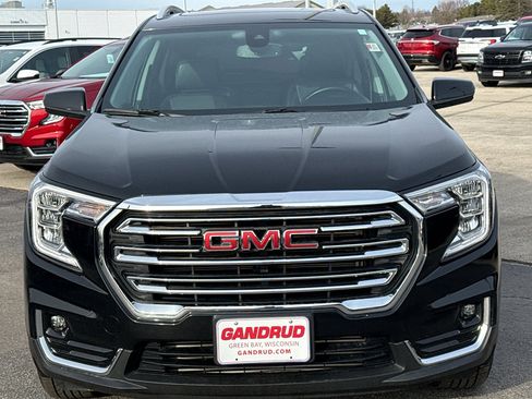 Used 2024 GMC Terrain SLT w/ Infotainment Package II AWD/4WD image 3