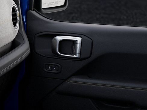 New 2025 Jeep Wrangler Unlimited Sahara AWD/4WD image 25