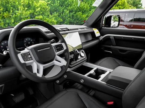 New 2026 Land Rover Defender 110 X-Dynamic SE AWD/4WD image 2