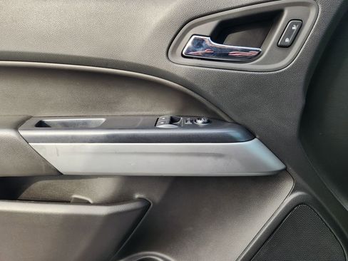 Used 2022 Chevrolet Colorado LT w/ Fleet Safety Package image 23