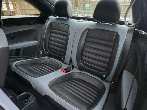 Used 2012 Volkswagen Beetle Turbo FWD image 17