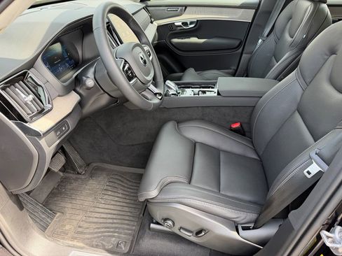 Certified 2025 Volvo XC90 T8 Ultra w/ Protection Package Premier image 3