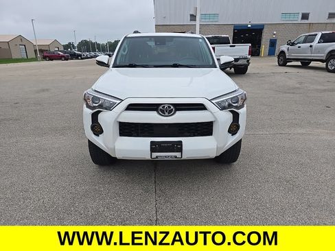 Used 2022 Toyota 4Runner SR5 Premium w/ Moonroof Package AWD/4WD image 2
