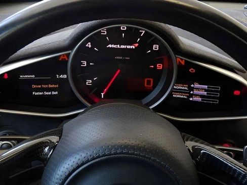 Used 2015 McLaren 650S Spider image 19