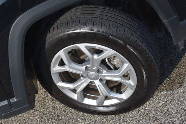 Used 2024 Jeep Compass Latitude AWD/4WD image 15