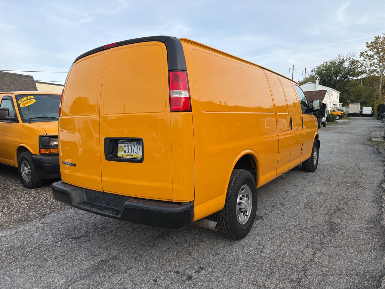 Used 2018 Chevrolet Express 2500 Extended w/ Driver Convenience Package RWD image 10