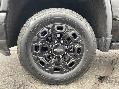 Certified 2024 Chevrolet Silverado 2500 High Country w/ Midnight Edition image 25